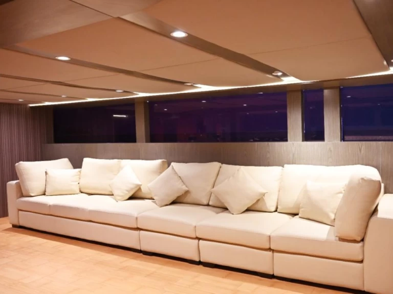 Noleggio barche Ocean Yachts 141 FEET a Dubai Marina su Samboat