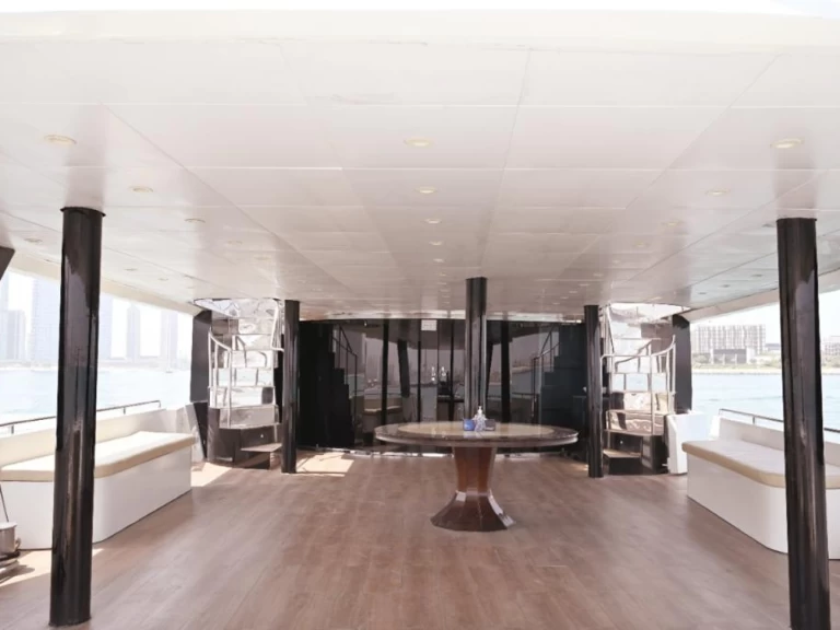 Noleggio Yacht di lusso con o senza skipper Ocean Yachts a Dubai Marina