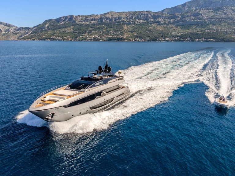 Noleggio Yacht di lusso a Baška Voda – Riva NO STRESS 888