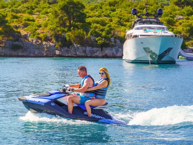Noleggio barche Maiora CYNTHIA a Macarsca su Samboat