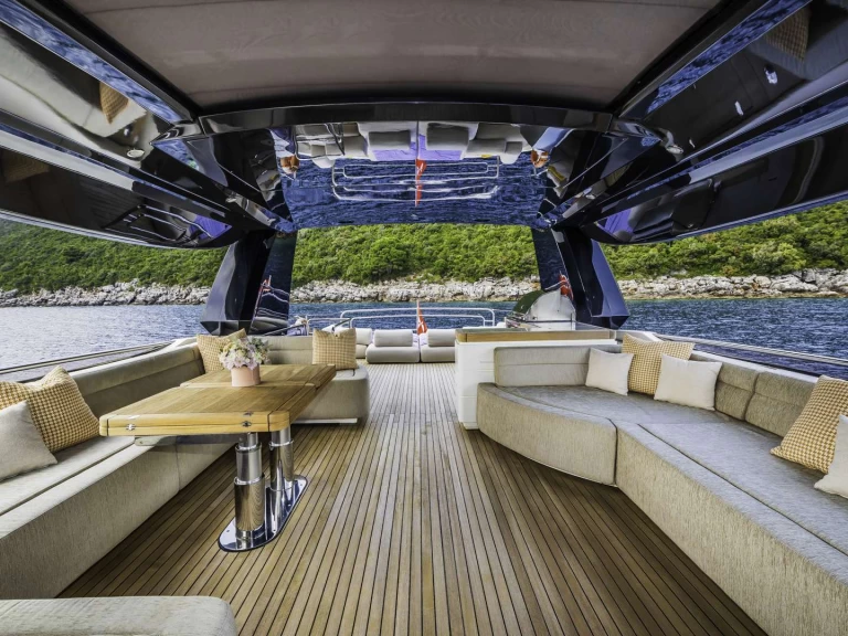 Noleggio Yacht di lusso con o senza skipper MonteCarloYachts a Castelnuovo