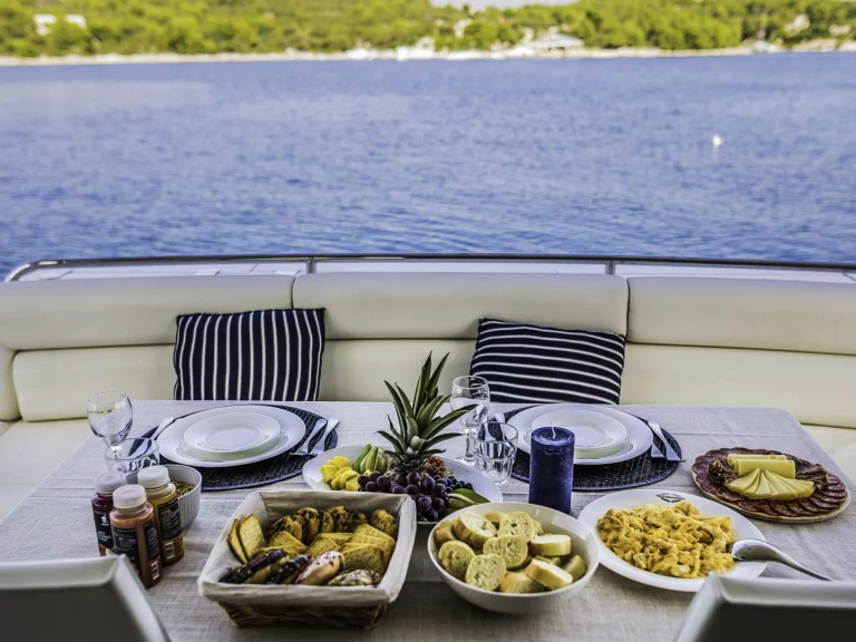 Yacht di lusso a noleggio a Trogir al miglior prezzo