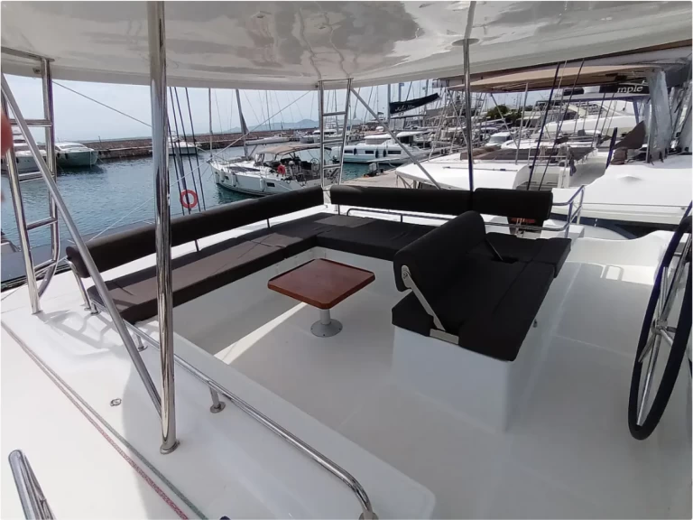 Noleggiare una Lagoon Lagoon 51 a Pálairos