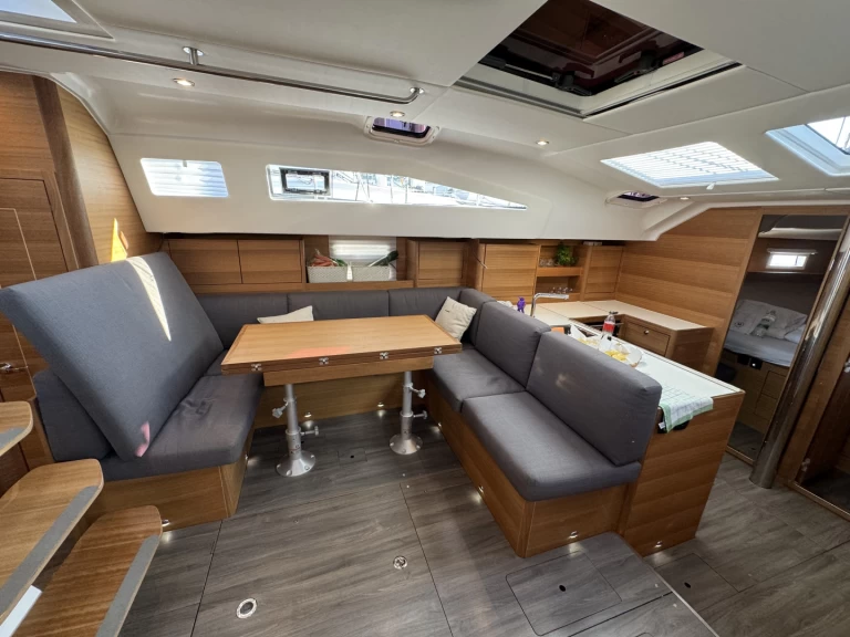 Noleggio Barca a vela con o senza skipper Elan a Trogir