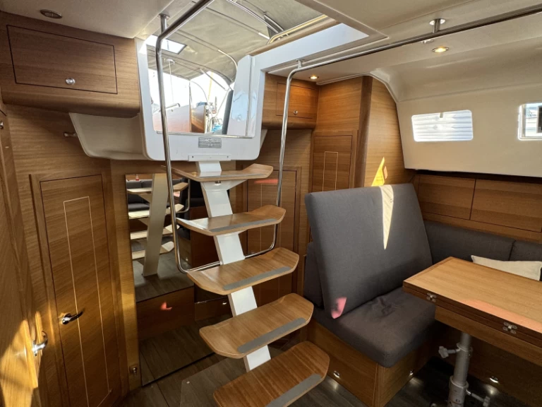 Noleggio Barca a vela Elan con patente nautica