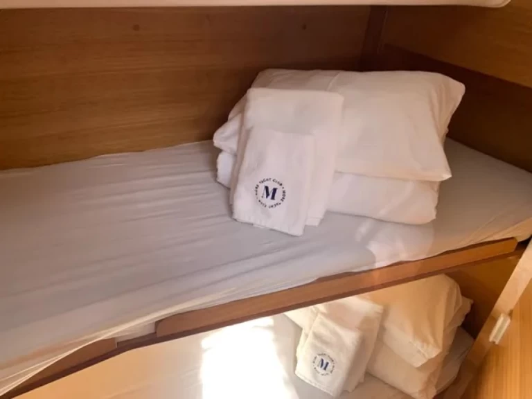 Noleggio Barca a vela Elan con patente nautica