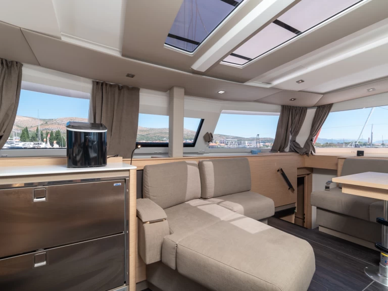 Catamarano a noleggio a Seget Donji al miglior prezzo