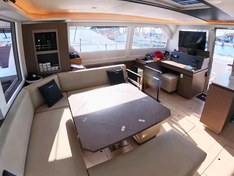 Noleggiare una Leopard Catamarans / Robertson & Caine Leopard 50 - 5 + 1 cab a Sukošan