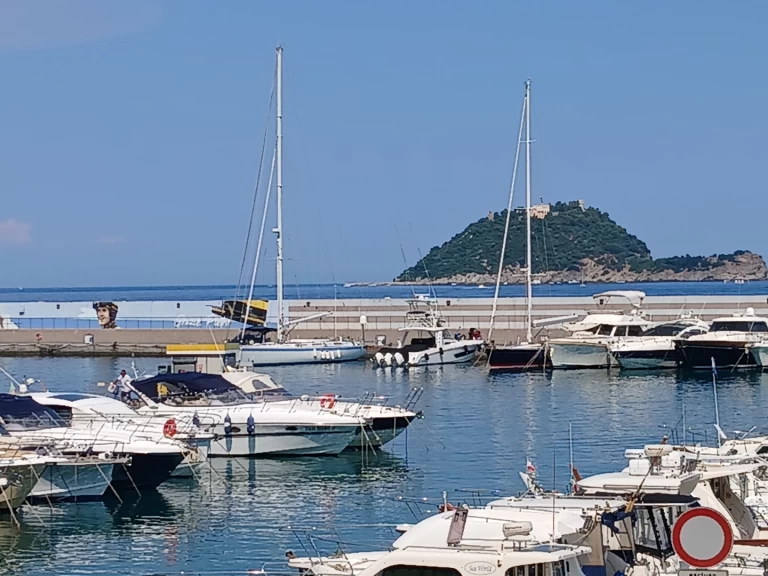 Noleggio Barca a motore Cantieri Estensi con patente nautica