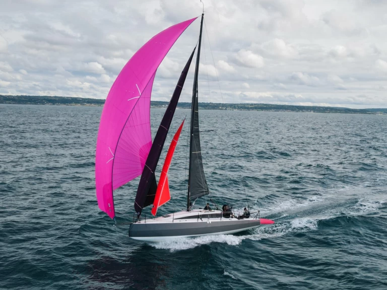 Barca a vela a noleggio a La Trinité-sur-Mer al miglior prezzo