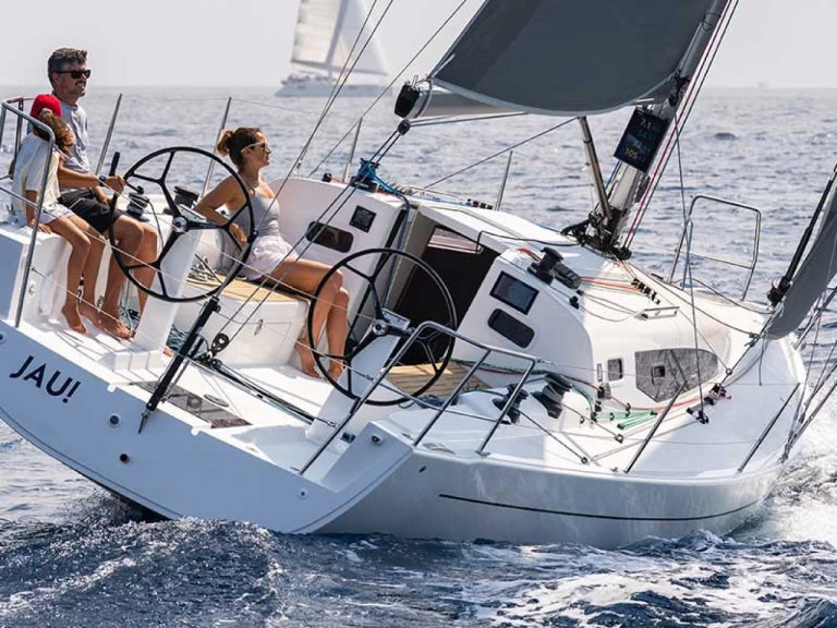 Noleggiare una J 36 J 36 a La Trinité-sur-Mer