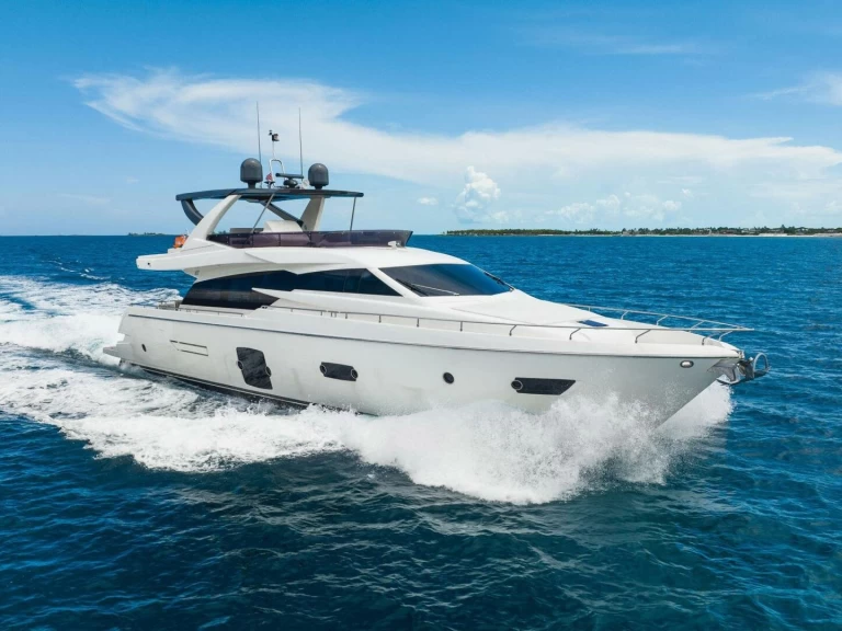 Noleggiare una Ferretti 78 a Miami Beach