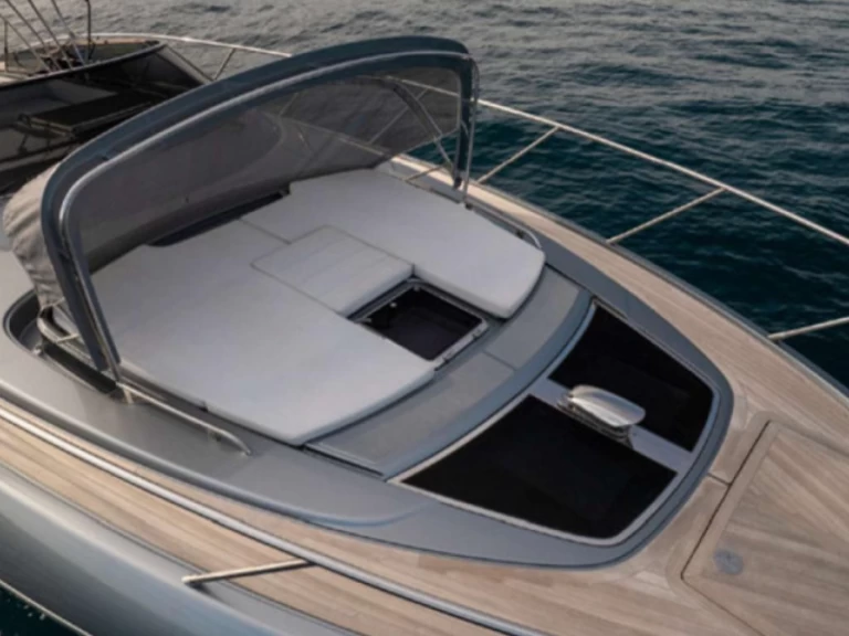 Noleggio Barca a motore con o senza skipper Riva a Portofino