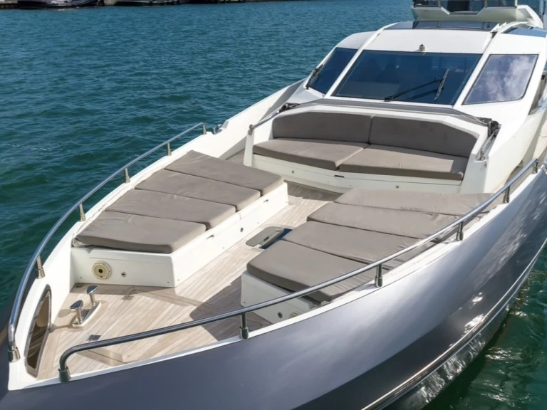 Noleggio Yacht di lusso a Miami Beach – Numarine 80