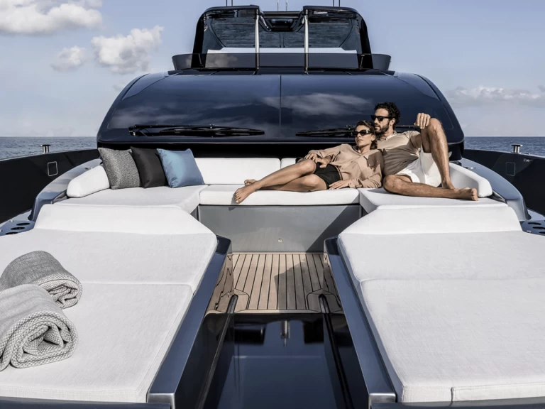 Yacht di lusso a noleggio a Dubai Marina al miglior prezzo