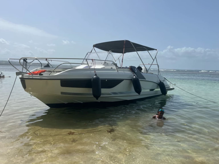 Noleggiare una Bénéteau Flyer 7.7 SPACEdeck a Pointe-à-Pitre