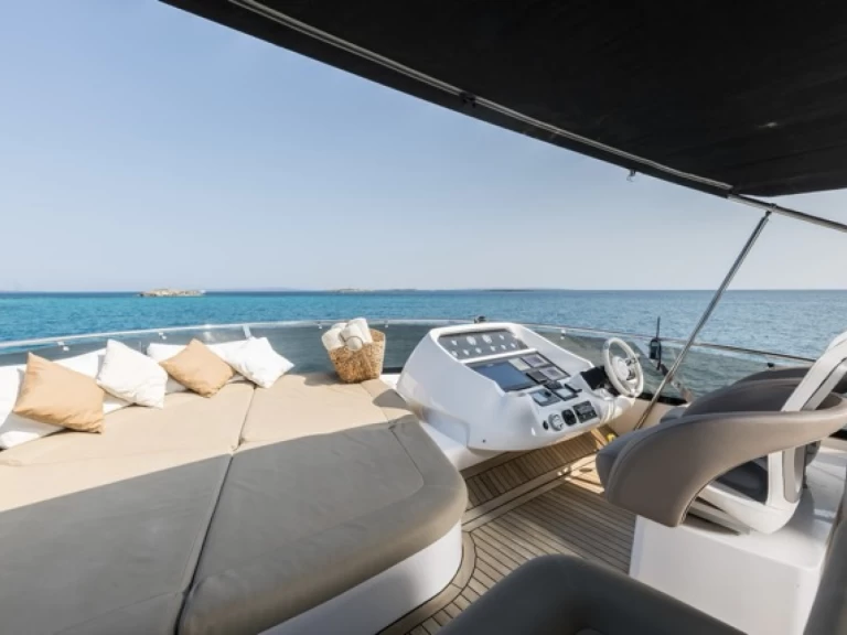 Noleggiare una Sunseeker Manhattan 70 a Ibiza Town