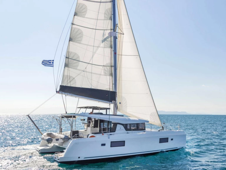 Noleggio barche Lagoon Lagoon 42 a Lávrio su Samboat