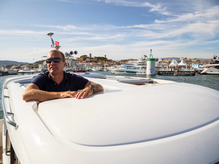 Barca a motore a noleggio a Spalato al miglior prezzo