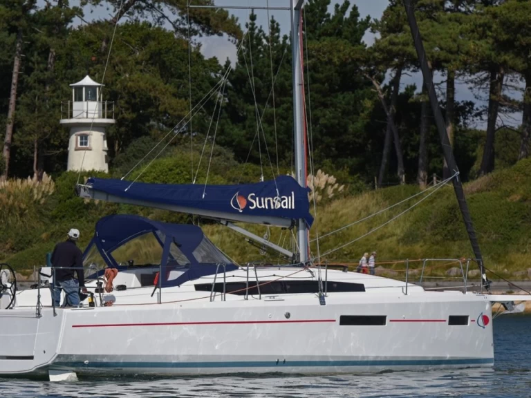 Noleggio barche Jeanneau Sun Odyssey 389 a Cannigione su Samboat