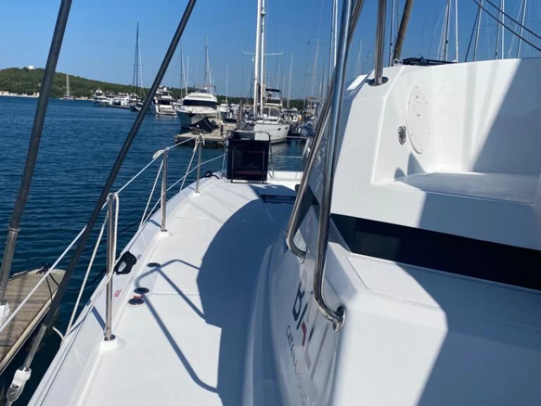 Noleggio Catamarano Bali con patente nautica