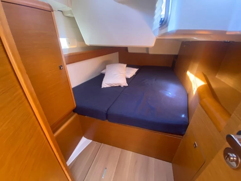 Jeanneau Sun Odyssey 519 da affittare a  Lávrio
