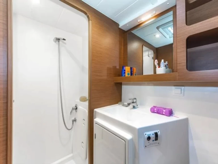 Noleggio barche Lávrio economico Lagoon 42