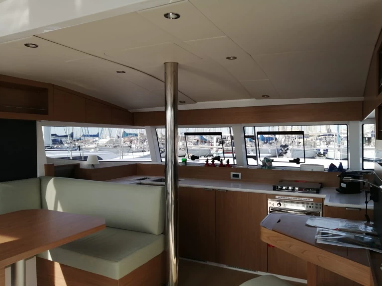 Noleggio Catamarano con o senza skipper Bali a Cagliari