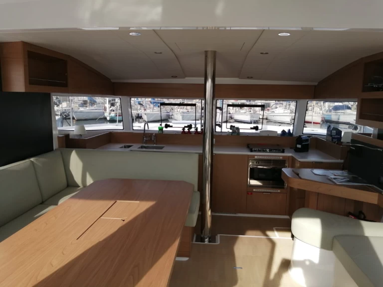 Noleggio Catamarano Bali con patente nautica