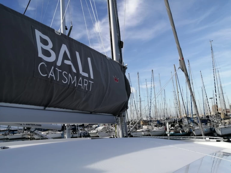 Catamarano a noleggio a Cagliari al miglior prezzo