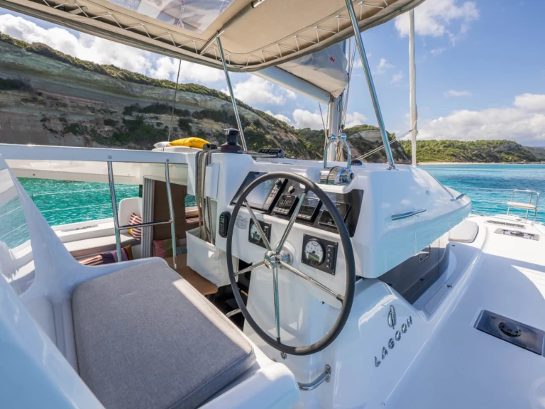 Noleggio Catamarano a Spalato – Lagoon Lagoon 38