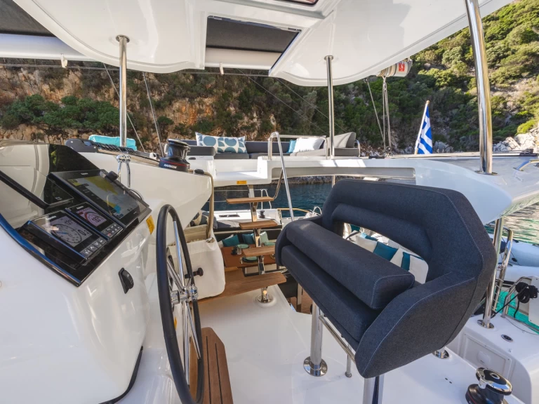 Noleggio barche Lefkáda economico Lagoon 43