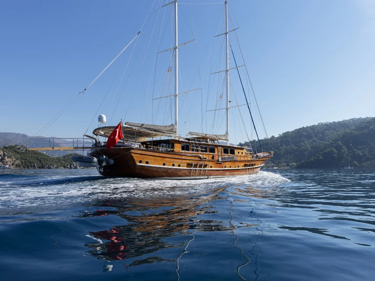 Noleggio Barca a vela Gulet con patente nautica