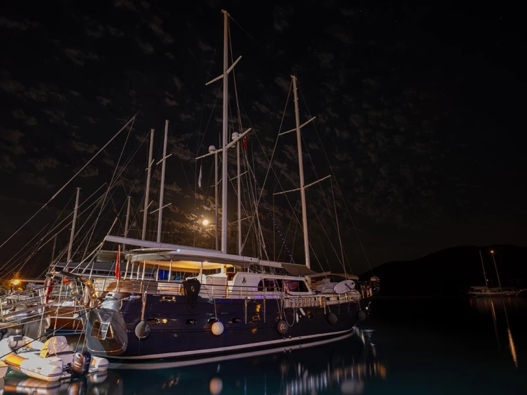 Noleggiare una Gulet Custom Made a Setur Netsel Marmaris Marina