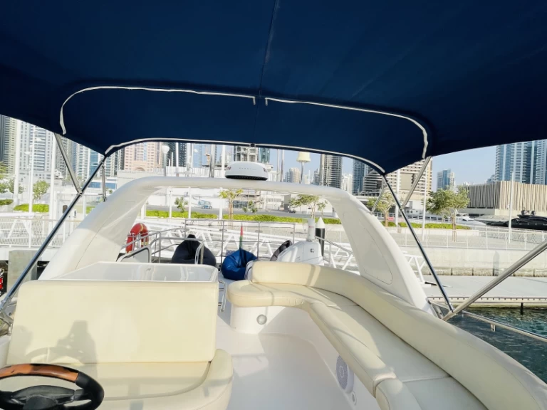 Noleggio barche Dubai Marina economico MAJESTY 50