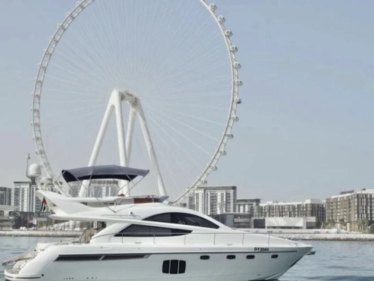 Noleggiare una PHANTOM Phantom, 52  a Dubai Marina