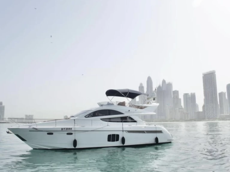 Noleggio Yacht di lusso a Dubai Marina – PHANTOM Phantom, 52 