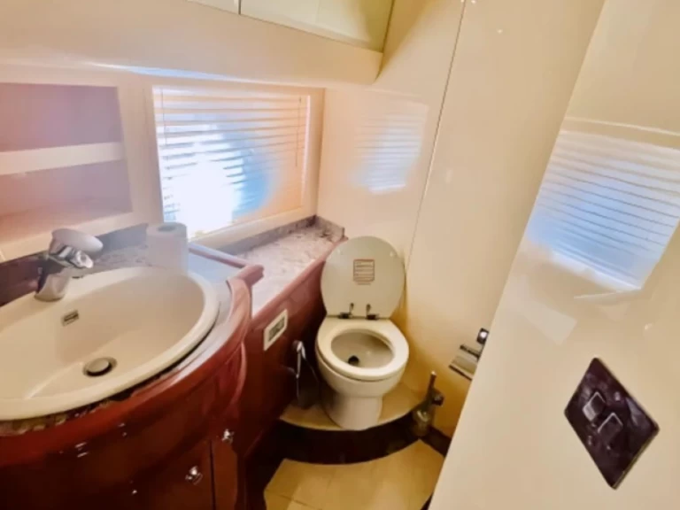 Noleggio barche Majesty Yachts 70 a Dubai Marina su Samboat