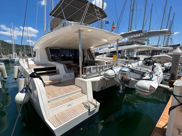 Noleggiare una Cervetti Cervetti 44  a Salerno