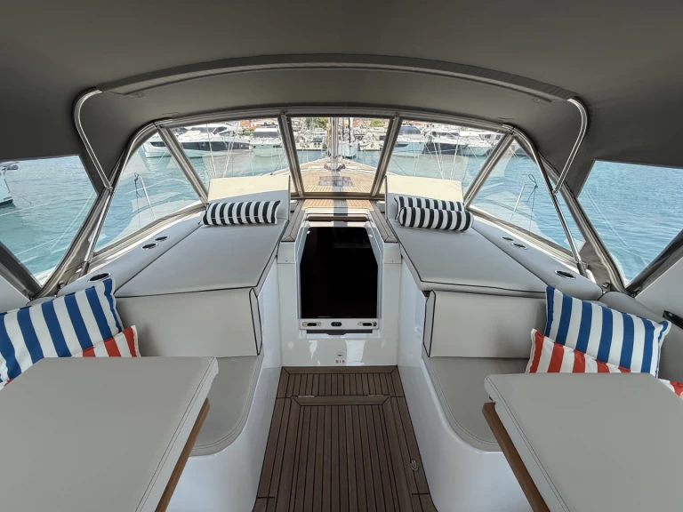 Barca a vela a noleggio a Seget Donji al miglior prezzo