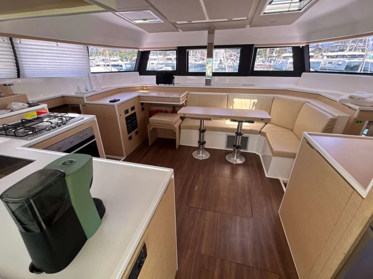 Noleggiare una Cervetti Cervetti 44  a Salerno