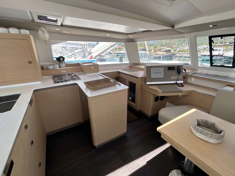 Noleggio a Salerno – Fountaine Pajot Astrea 42 su SamBoat