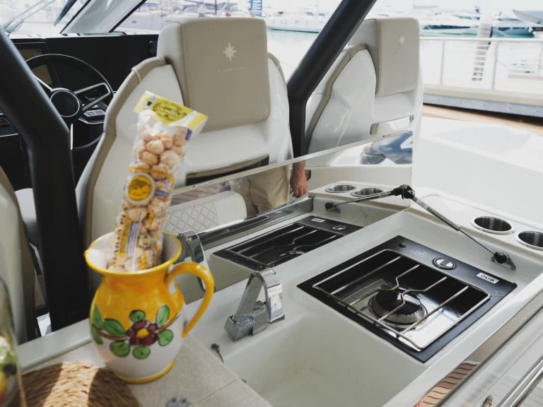 Noleggiare una Prestige Prestige 520 S a Pozzuoli