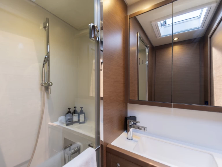 Noleggio barche Lagoon Lagoon 620 a s'Arenal su Samboat