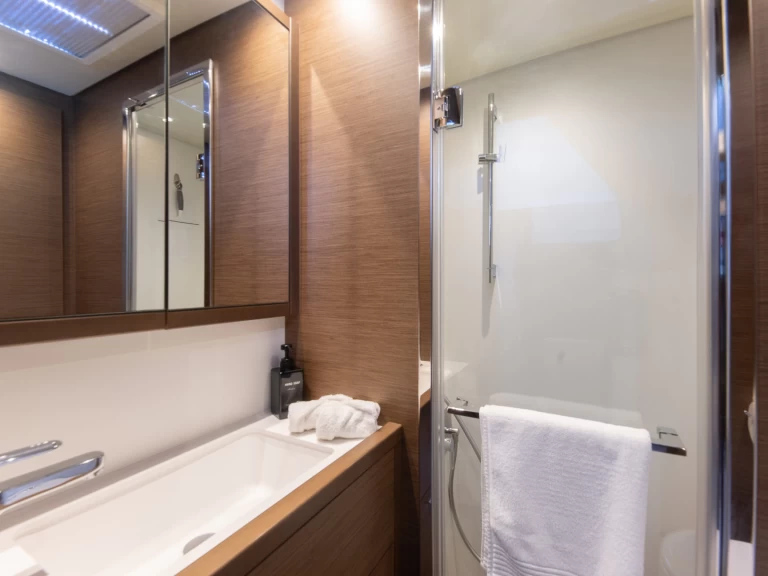 Noleggio Catamarano Lagoon con patente nautica