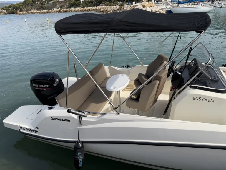 Quicksilver Activ 605 Open da affittare a  La Madrague