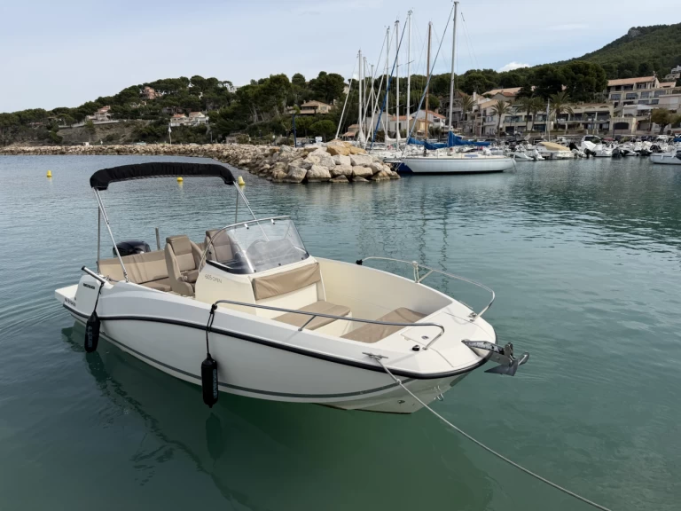 Noleggiare una Quicksilver Activ 605 Open a La Madrague