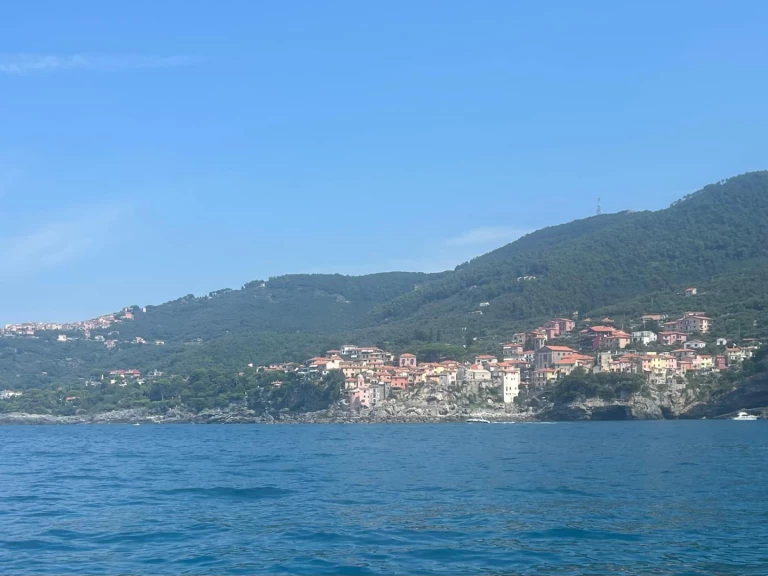 Barca a motore a noleggio a Ameglia al miglior prezzo