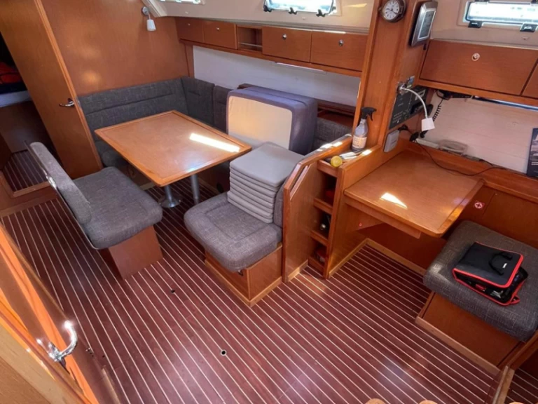 Noleggio Barca a vela a Pola – Bavaria Cruiser 40 S