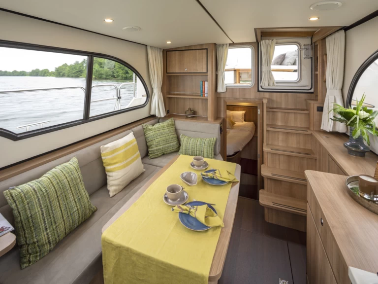 Noleggio Barca a motore Linssen con patente nautica